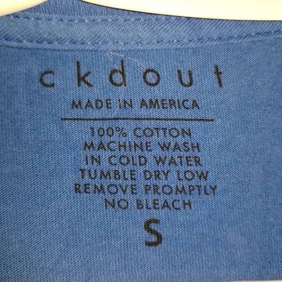 Tshirt - Picture 2 of 2